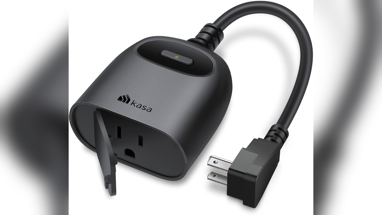 Outdoor smart plug timer on a porch outlet