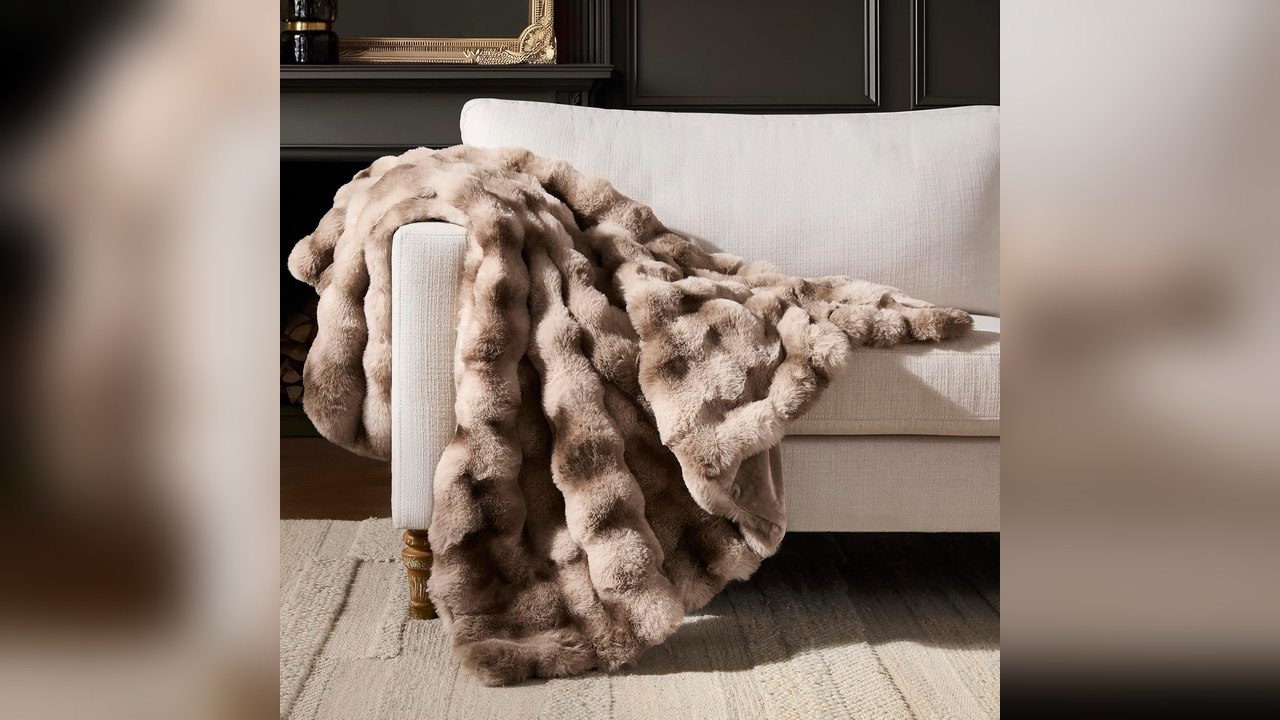 WDCOZY bubble faux fur throw blanket