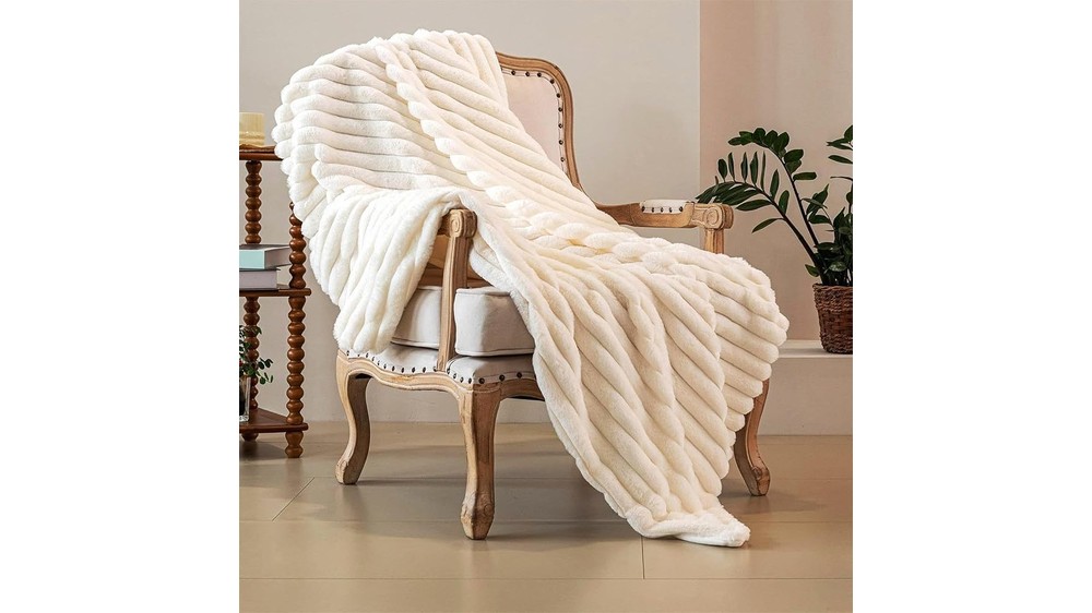 small plush ribbed faux fur throw blanket 40 x 63 inch