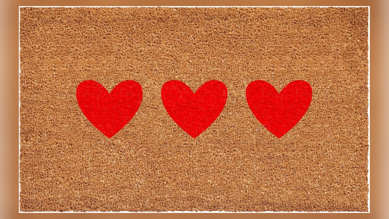 Calloway Mills red trio heart doormat