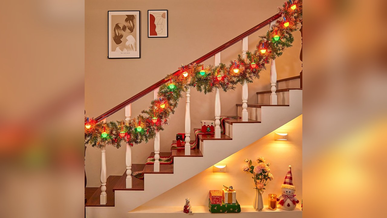 vintage bubble lights on a Christmas tree